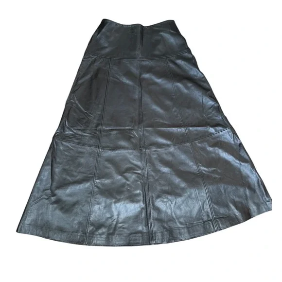 Elegant Black Maxi Skirt - Picture 3 of 6